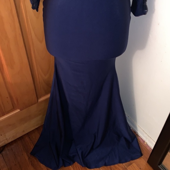 Beautiful Evening Gown - Picture 4 of 16